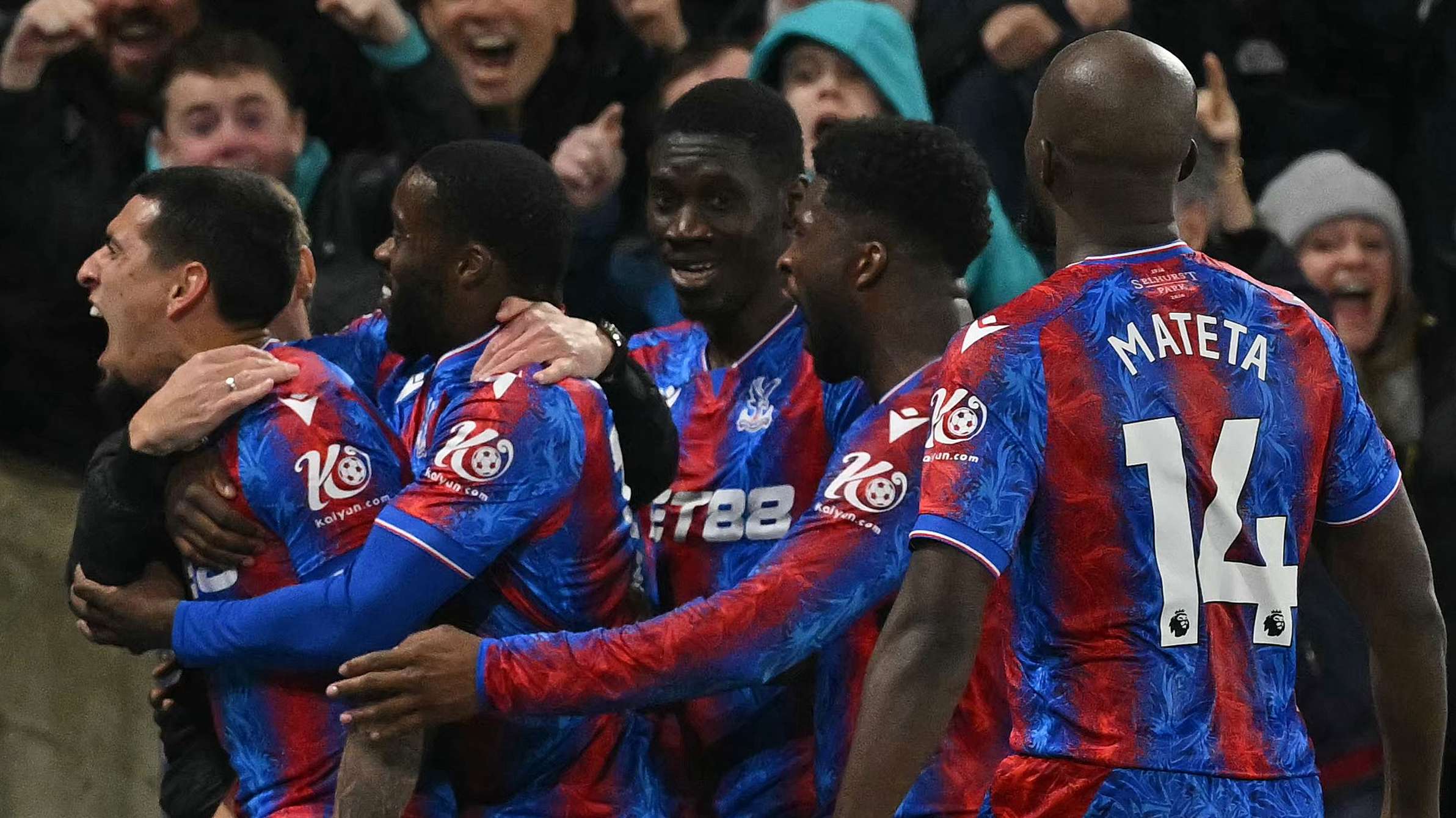 牌让C罗过 牌让C罗过